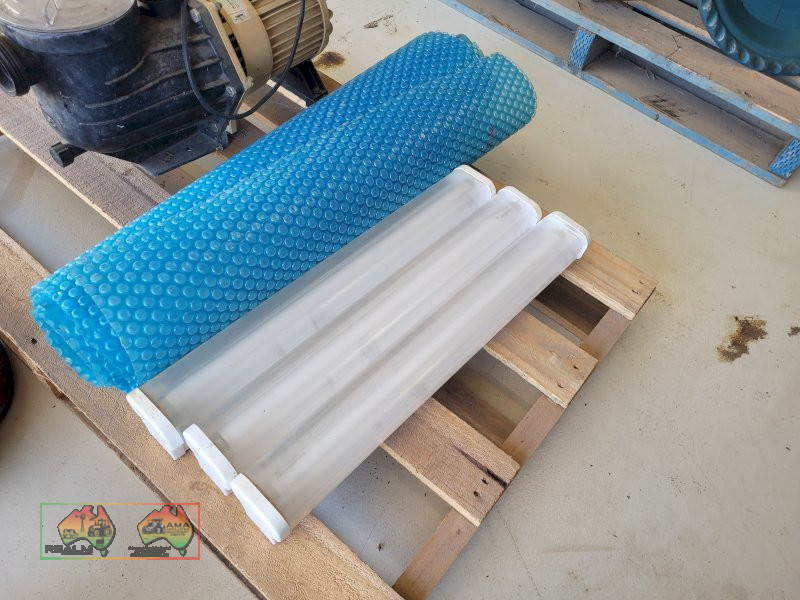 3x Fluro Lights & Bubble Wrap - photo 1