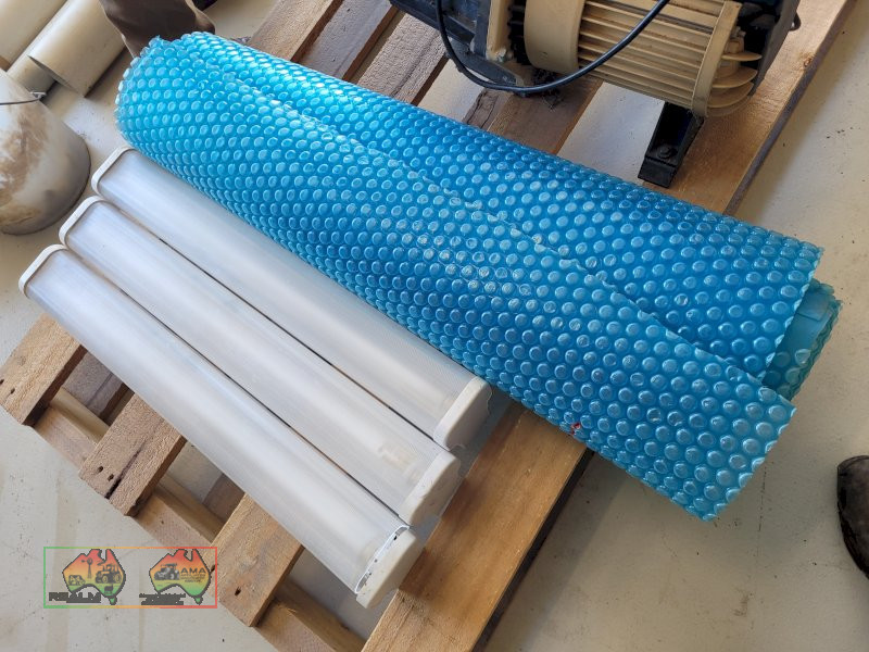 3x Fluro Lights & Bubble Wrap - photo 5