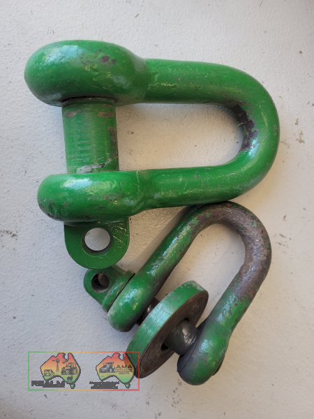 2x John Deere D-Shackles