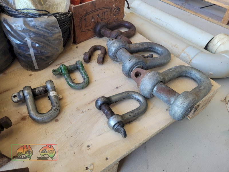 8x Assorted D-Shackles