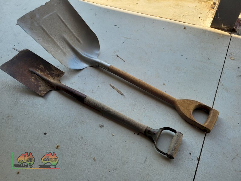 Grain Shovel, 2 Spades & Pitch Fork - photo 5