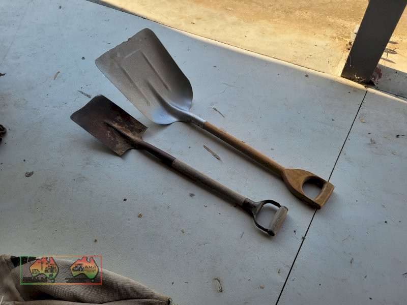 Grain Shovel, 2 Spades & Pitch Fork - photo 4