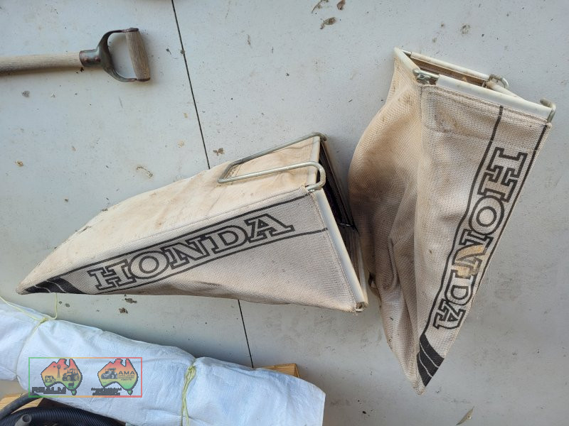 2x Honda Lawn Mower Catchers - photo 2