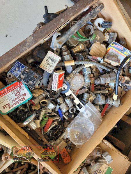 Box of Assorted Sundries - photo 3