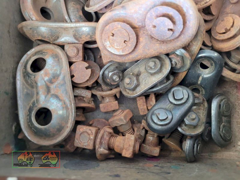 2x Boxes of Exhaust Clamps & Conveyor Joiners - photo 4