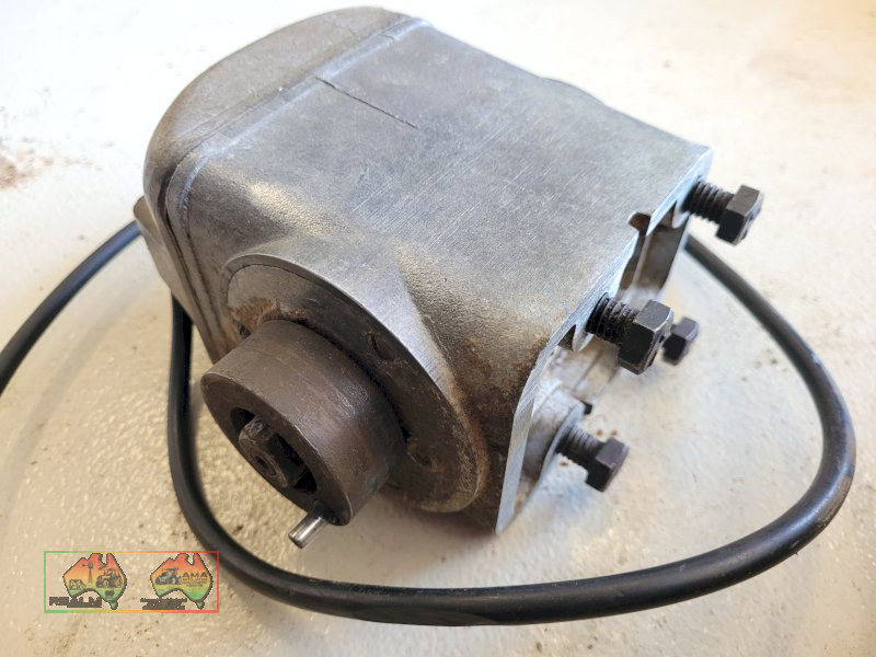 Magneto off Stationary Single Cylinder Engine (Good working cond) - photo 3