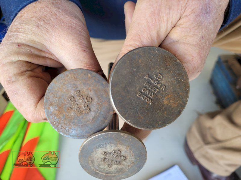 Assorted New Engine Valves (Possibly Detroit) - photo 6