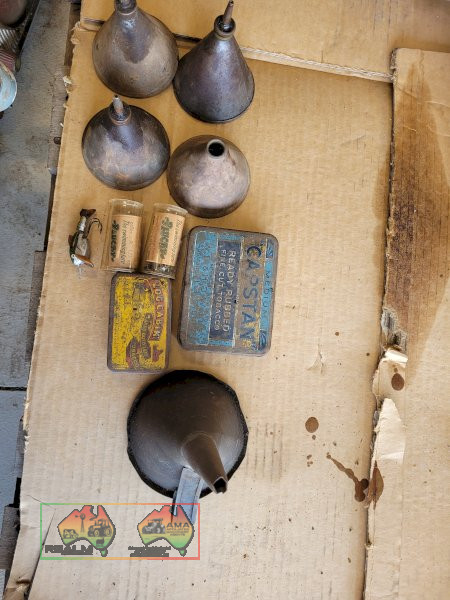 2x Tobacco Tins, 2x Plucky Swimming Lures & Shearers Oil Cans - photo 6