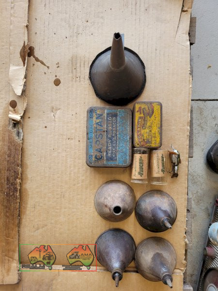 2x Tobacco Tins, 2x Plucky Swimming Lures & Shearers Oil Cans - photo 7