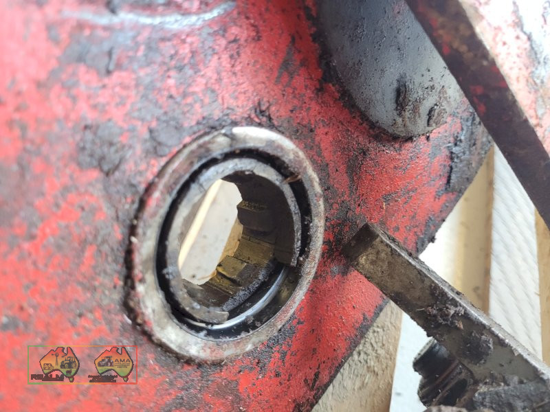 Tractor PTO Hyd. Porta-pack (Slight spline damage)