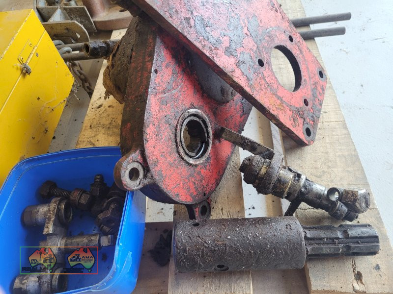 Tractor PTO Hyd. Porta-pack (Slight spline damage) - photo 3