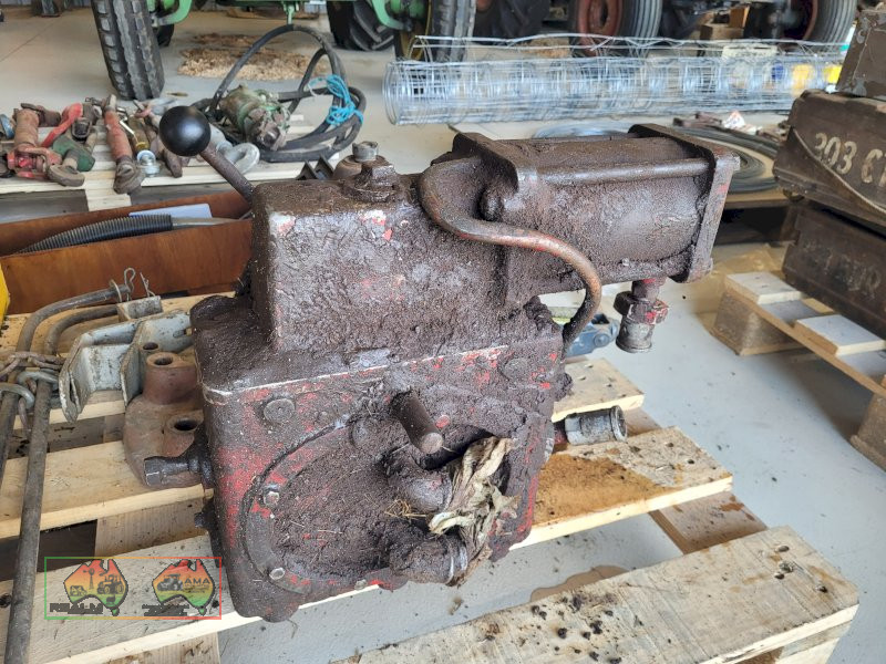 Hand Pump Operated Porta-Pack (Working cond).