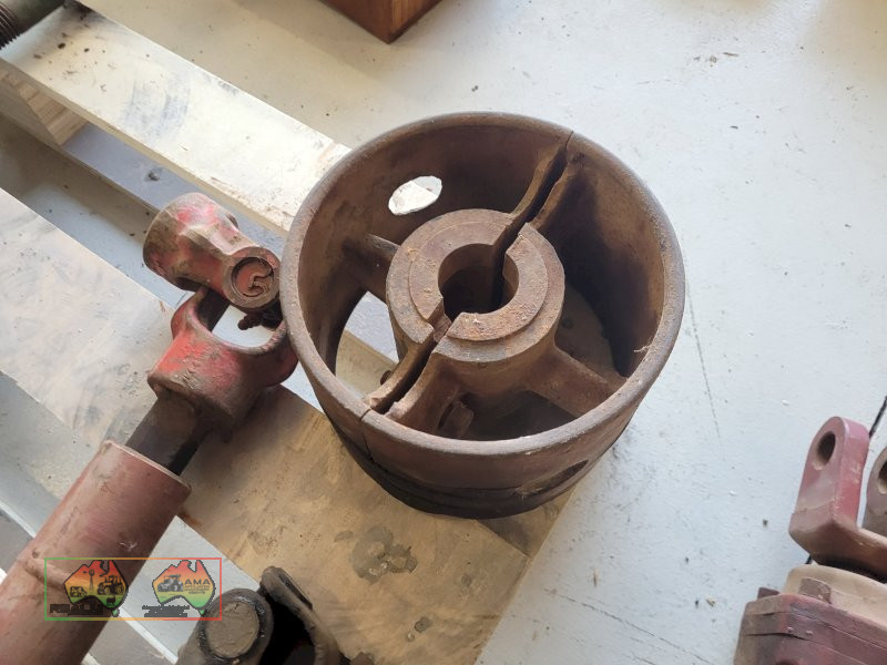 2x PTO Shafts & Belt Pulley - photo 3