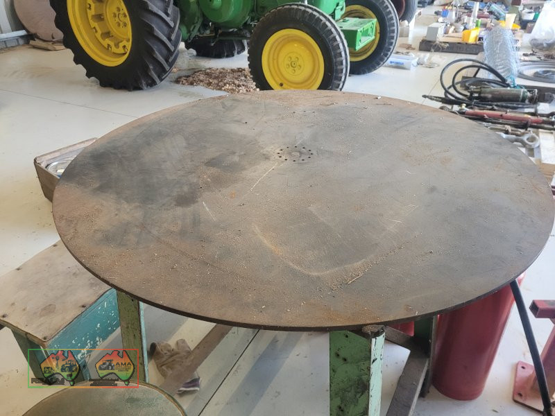 Round Steel Workshop Bench 35" dia. & Stool - photo 4