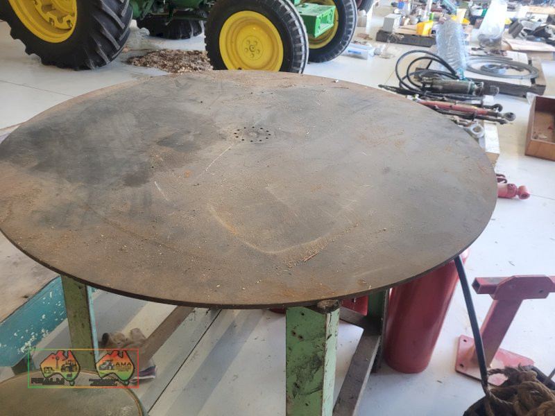 Round Steel Workshop Bench 35" dia. & Stool - photo 5