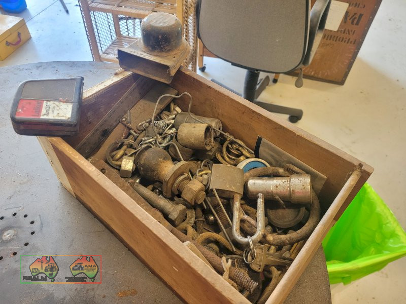 Timber Box of Sundries (inc. Grey Mtr Oil Cap) - photo 3