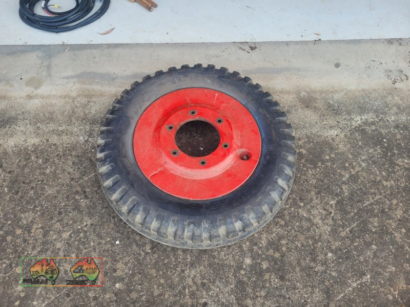 2x Lanz Bulldog Front Tractor Wheels with Olympic 6.00x16 Tyres - photo 3