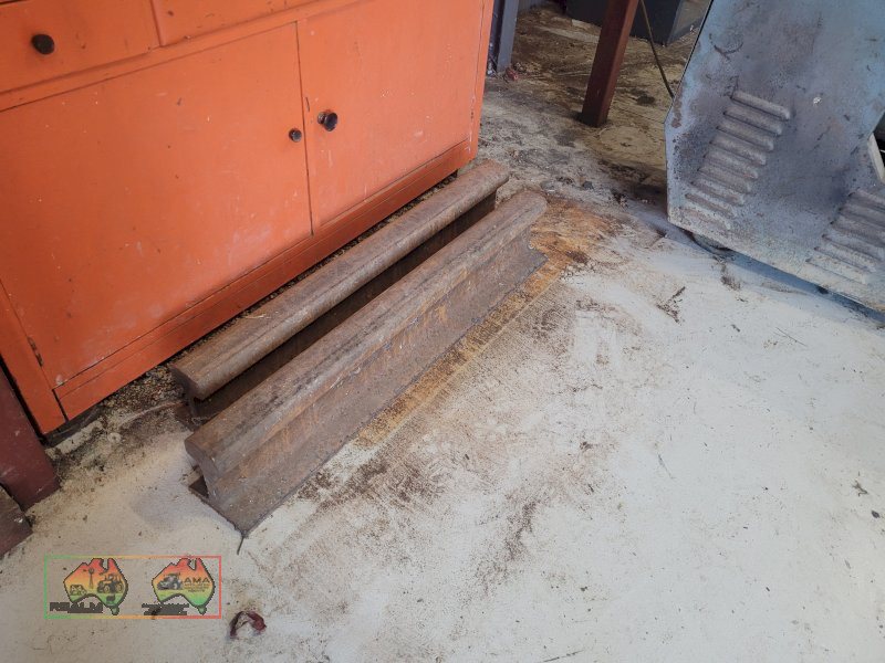 2 Lengths of Heavy Gauge 6" Rail (Approx 35" Long) - photo 2