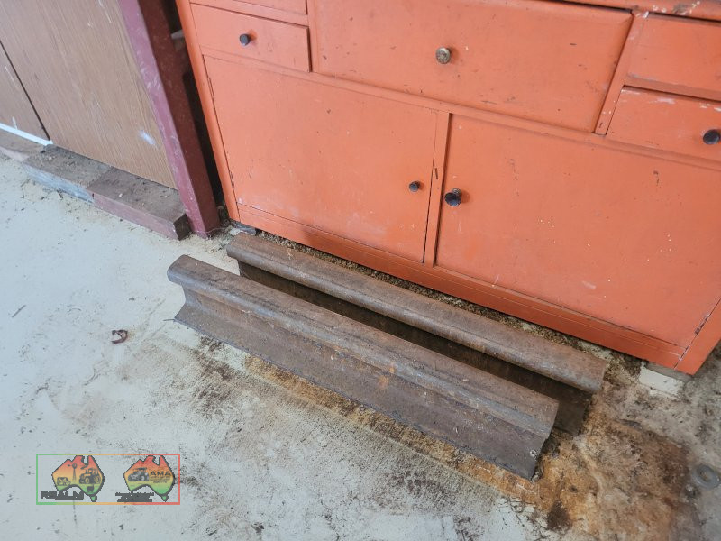 2 Lengths of Heavy Gauge 6" Rail (Approx 35" Long) - photo 3