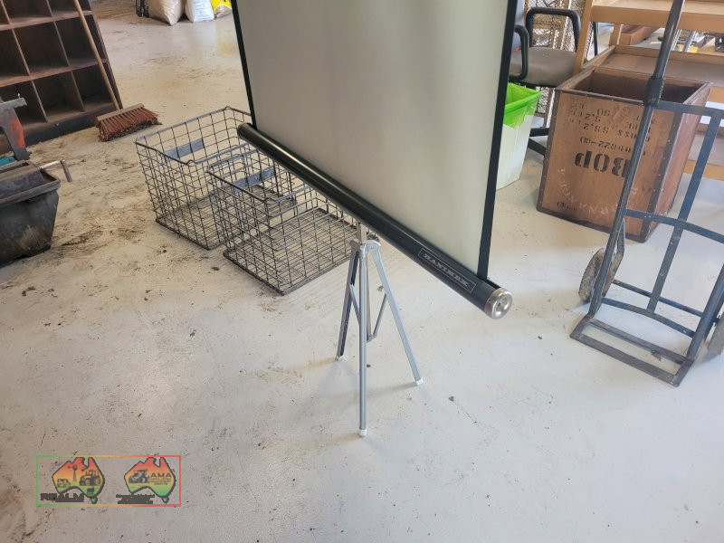 Hanimex Tripod Cinema Screen - photo 2
