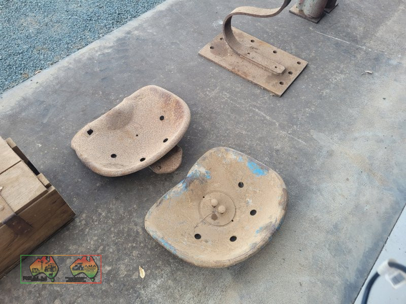2x Tractor Seats - photo 2