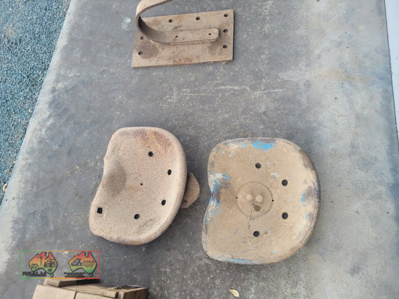 2x Tractor Seats - photo 3