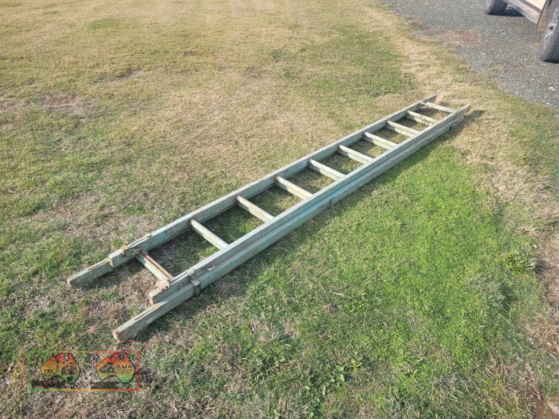 Timber Extension Ladder - photo 2