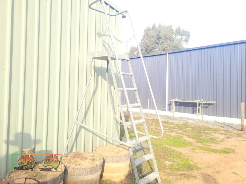 Galv. Fuel Bowser Ladder