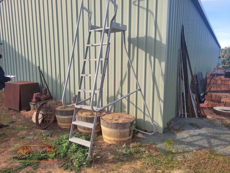 Galv. Fuel Bowser Ladder - photo 4