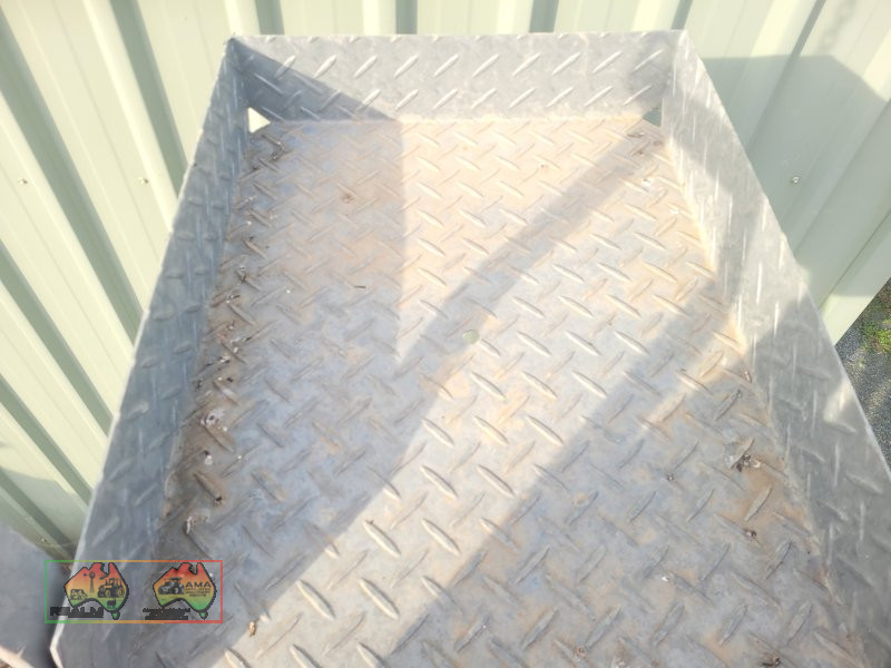 Galv. Fuel Bowser Ladder - photo 3
