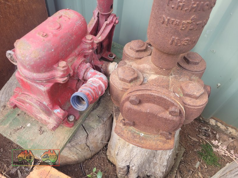 Antique Hand Water Pump (Not Seized) - Red one only - photo 6