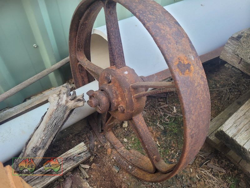 Riveted Iron Wheel & Axle - photo 2