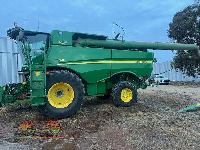 2021 JD Header S780 740D Front - 596 Hours