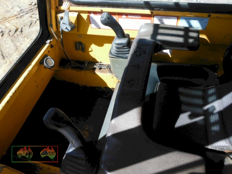 JCB 165 skid steer Loader - photo 7