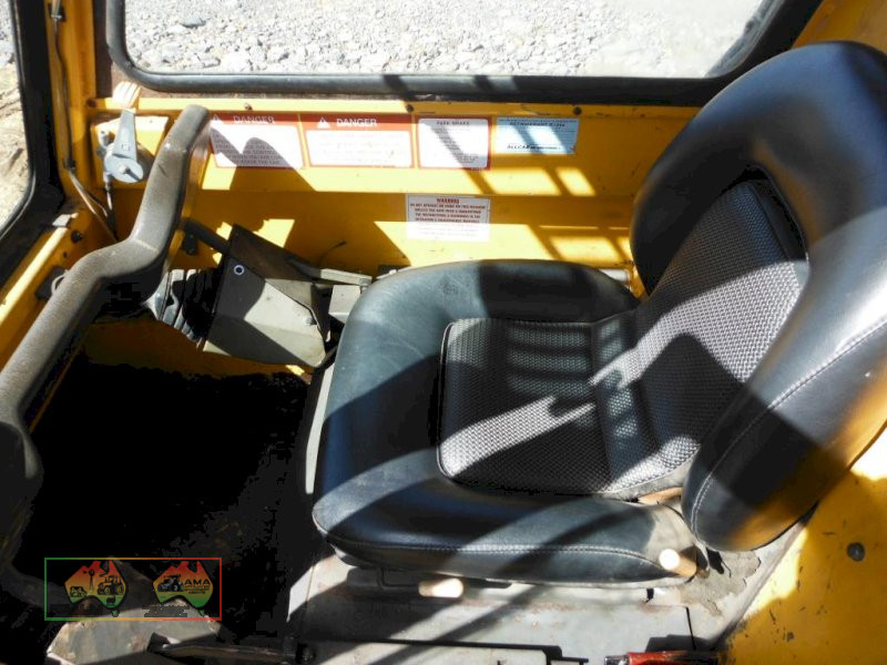 JCB 165 skid steer Loader - photo 6