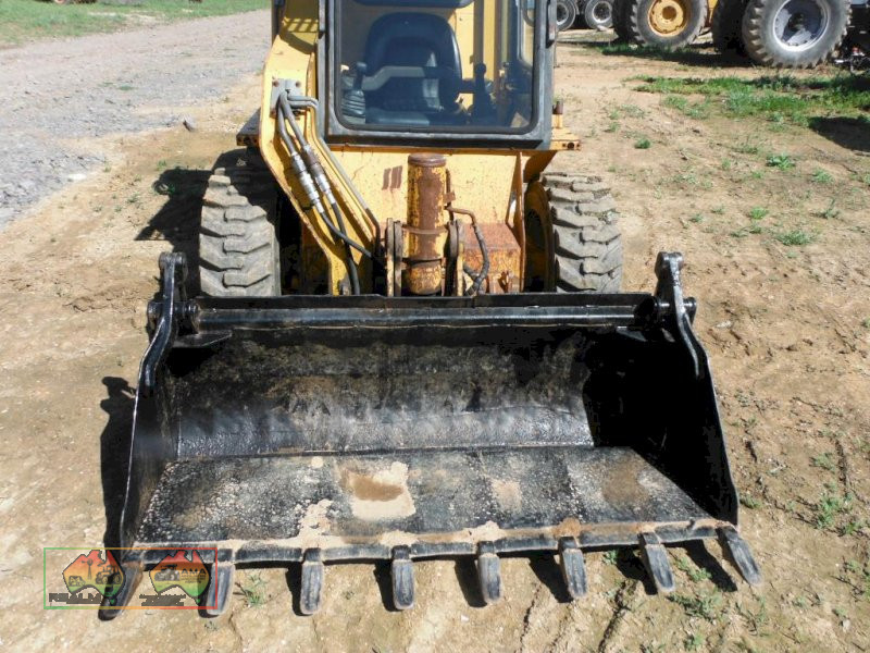 JCB 165 skid steer Loader - photo 4