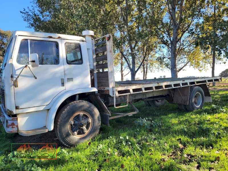 1978 IH Acco 1810B Tip Truck