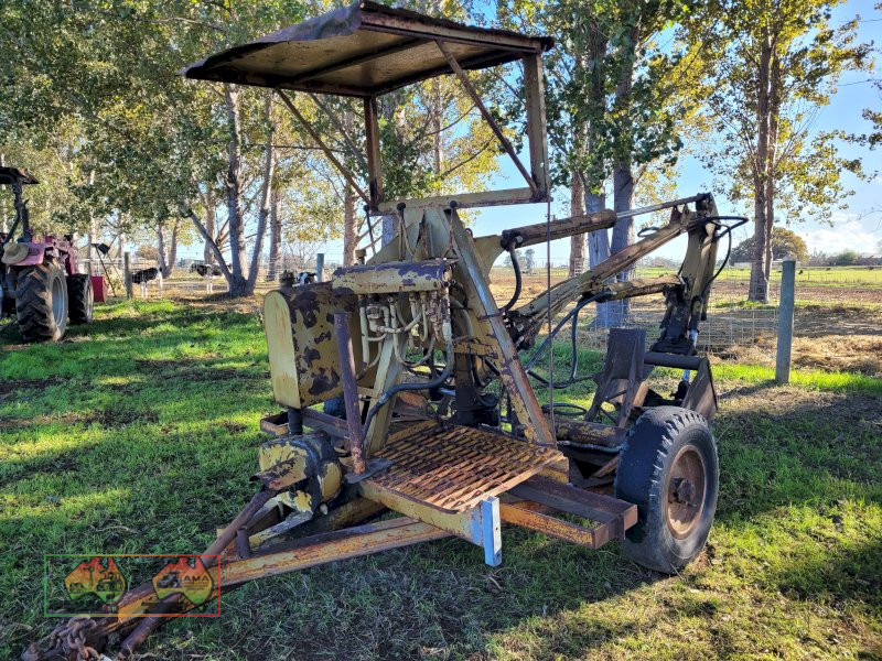 Trailing Backhoe with PTO Pump - photo 3
