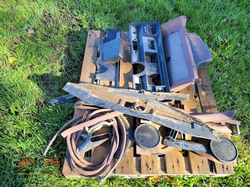 Holden WB Dash & Sundries