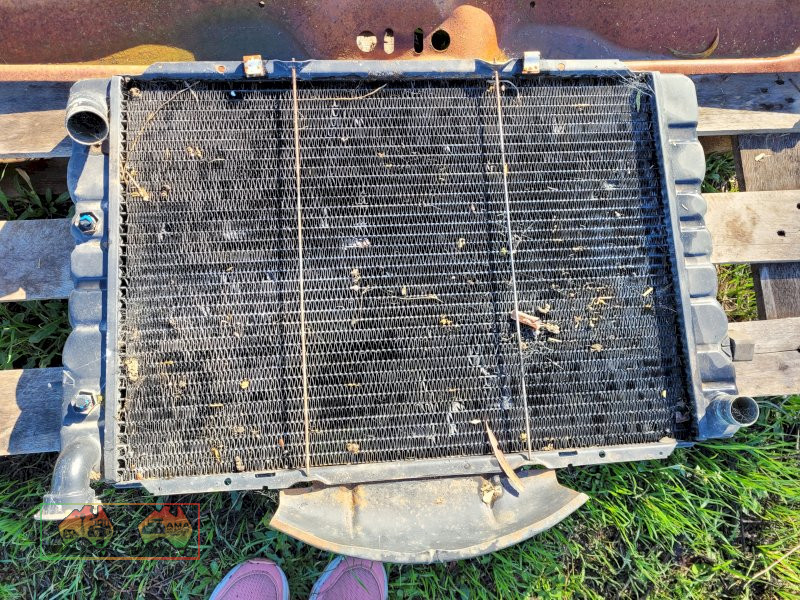 Holden WB Radiator, Cross Member & Tail Shaft - photo 2