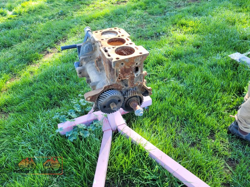 Engine Stand with 3cyl Engine - photo 2