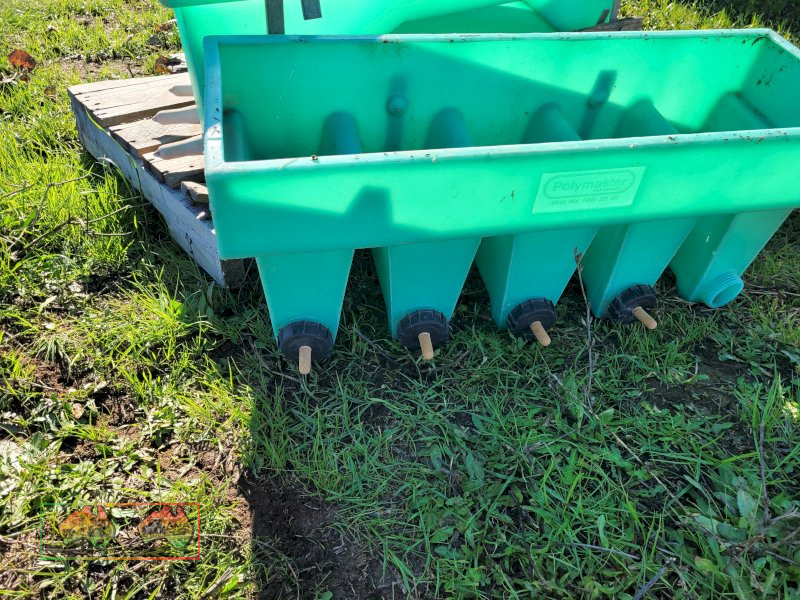 2x Calf Milk Feeders & Water Trough - photo 5
