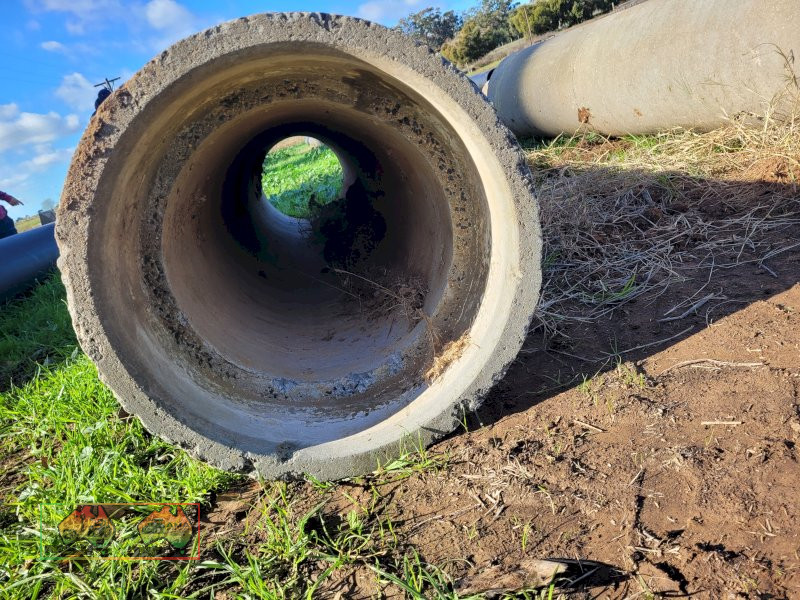 2x Concrete Pipes (8' x 15") - photo 3