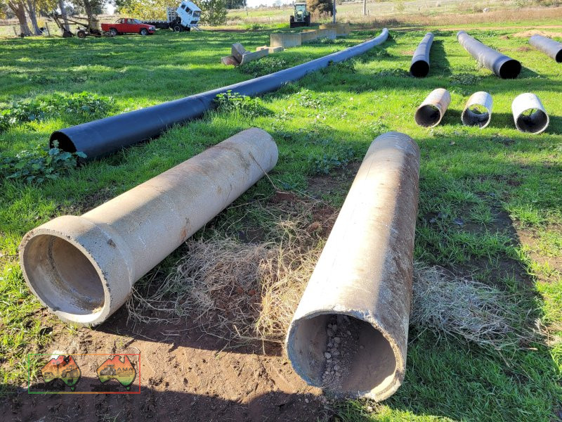 2x Concrete Pipes (8' x 15")