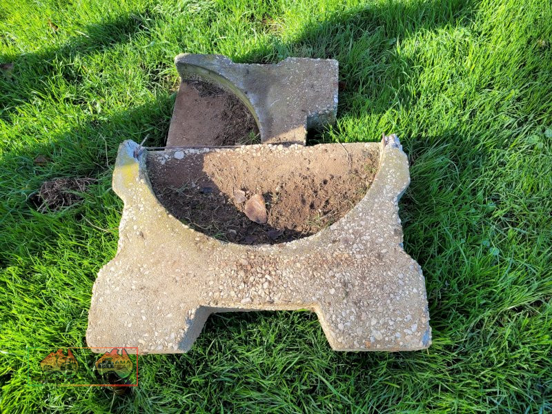 8ft Concrete Water Trough with Ends & Cover - photo 3