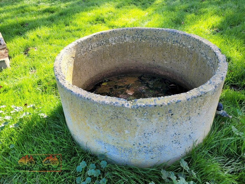 4ft High Sided Concrete Water Trough - photo 3