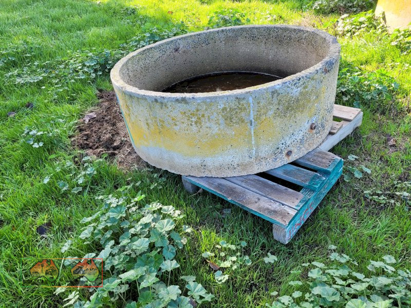 4ft Concrete Water Trough (A) - photo 2