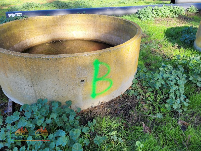 6ft Concrete Water Trough (B) - photo 2
