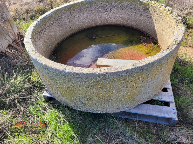 4ft Concrete Water Trough (E) - photo 2