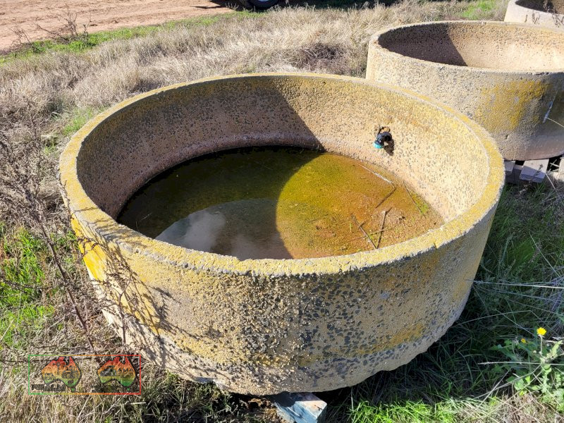 4ft Concrete Water Trough (G) - photo 2